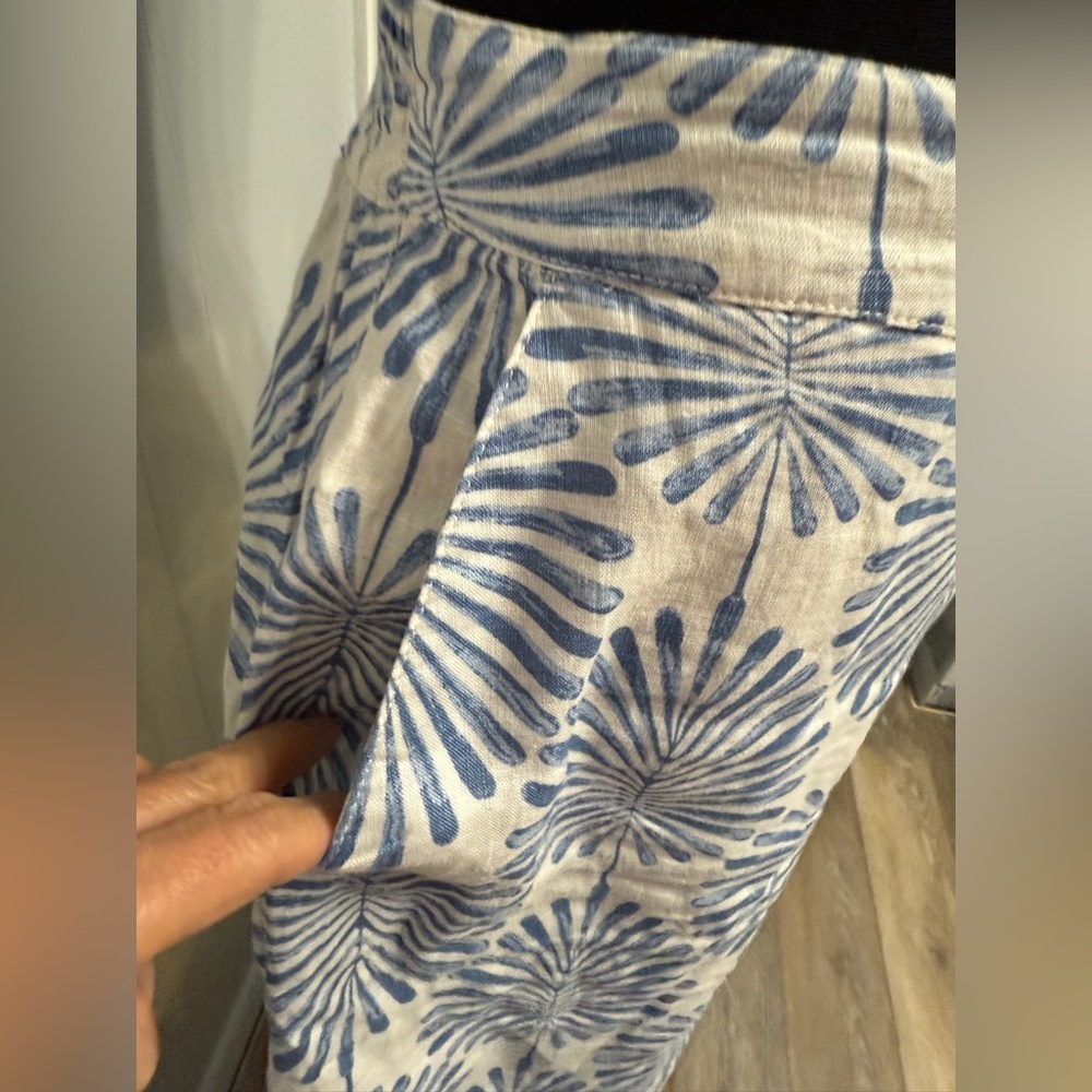#1) Joie Blue and White 100% Linen crop-Pants - Picture 3 of 7